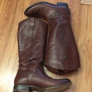 Cherry brown leather Frye boots!